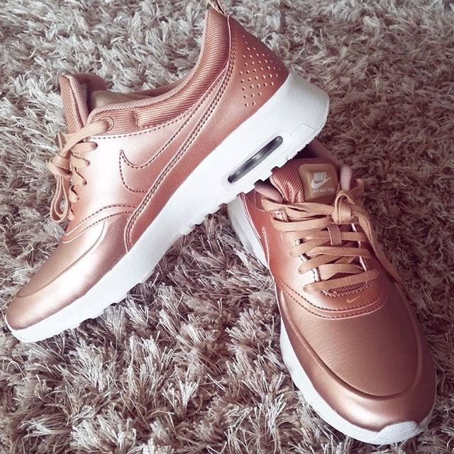 nike air max thea in rose gold