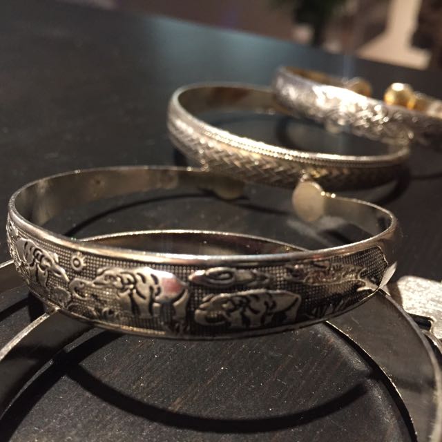 Bracelets (Category: Jewelry) located in Toronto. Submitted by crystalwaaa (Listing ID 78764754, Image 3). Description: .