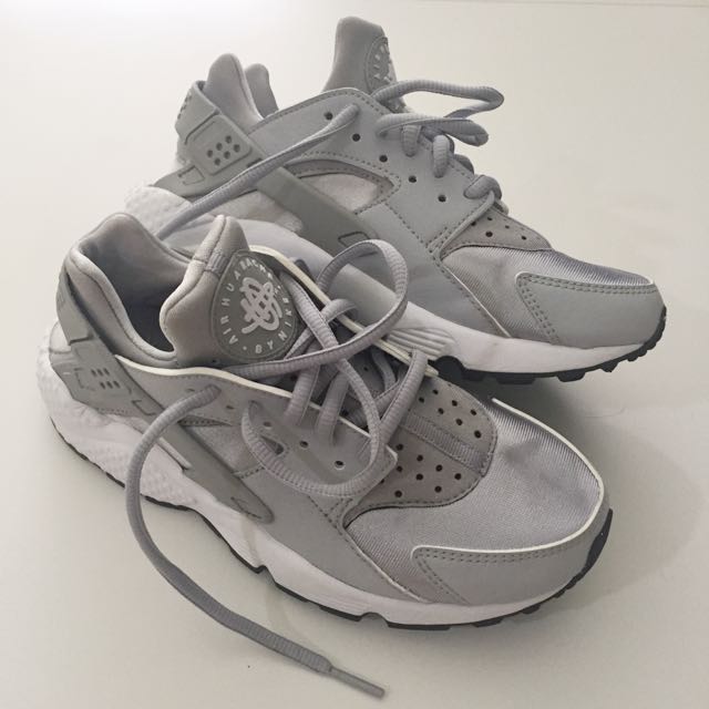 nike air huarache grey womens