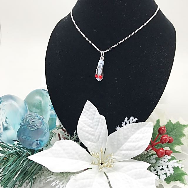 BNIB TIFFANY CO. FLIP FLOP CHARM NECKLACE AUTHENTIC Luxury Accessories on Carousell