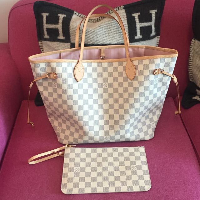 Louis Vuitton Neverfull MM Damier Azur Canvas/Rose ballerine Interior,  Luxury, Bags & Wallets on Carousell
