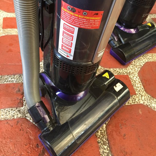 Piranha Dual motor upright Vacuum 2000W, TV & Home Appliances, Kitchen
