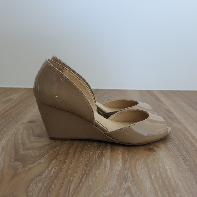Chinese Laundry Nude Wedges US 6