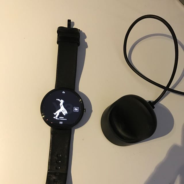 Moto 360 gen 1, 手提電話, 智能穿戴裝置及智能手錶 Carousell