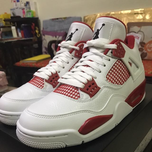 size 7 jordan 4