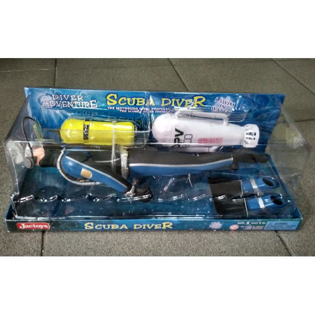 BatteryOperated Swimming Scuba Diver Toy DVP Blue New, Hobbies