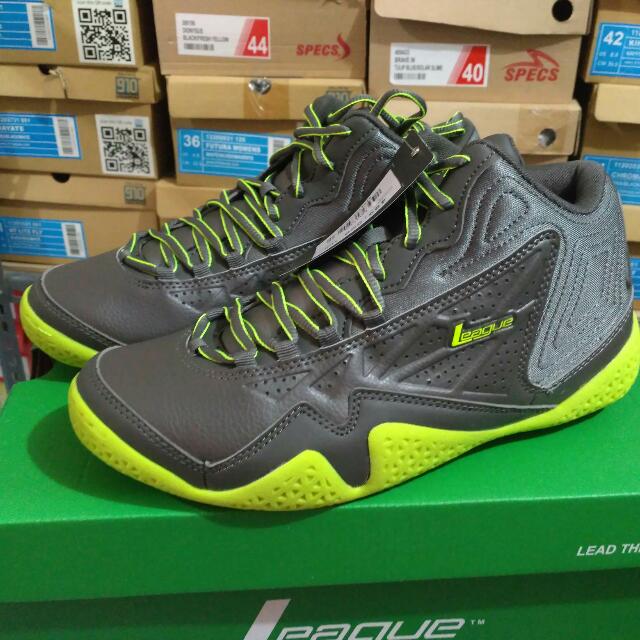 Sepatu Basket League Levitate Size 40 Fesyen Pria Sepatu Di Carousell
