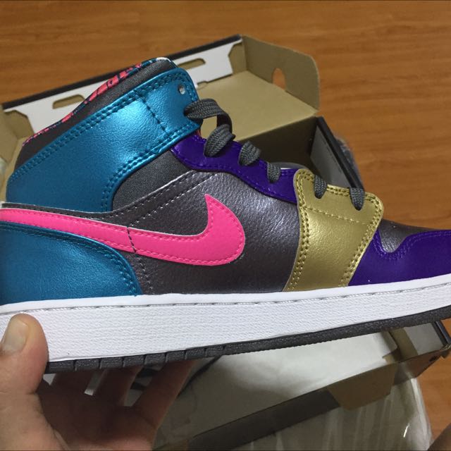 Air Jordan 1 Mid GG