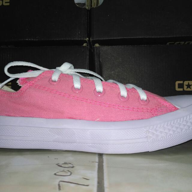 sepatu converse pink