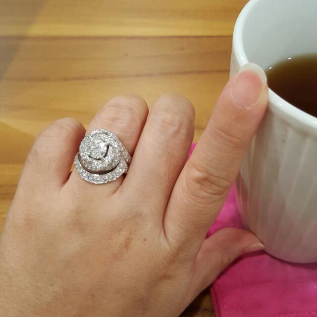 how much is the cartier trinity ruban ring