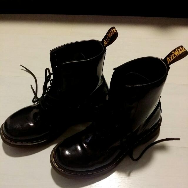 women's 1460 patent dr martens