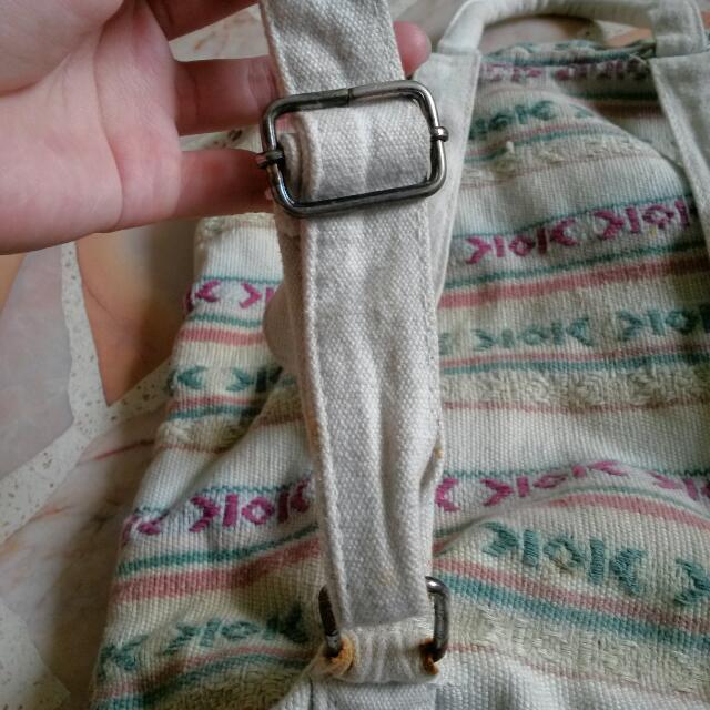 Backpack (Category: Backpacks) located in Singapore. Submitted by zenventurous2 (Listing ID 79913126, Image 3). Description: .