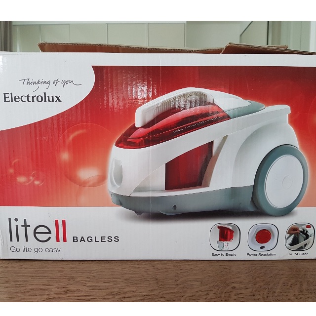 Electrolux Vacuum Cleaner Lite Ii Tv Home Appliances Vacuum Cleaner Housekeeping On Carousell