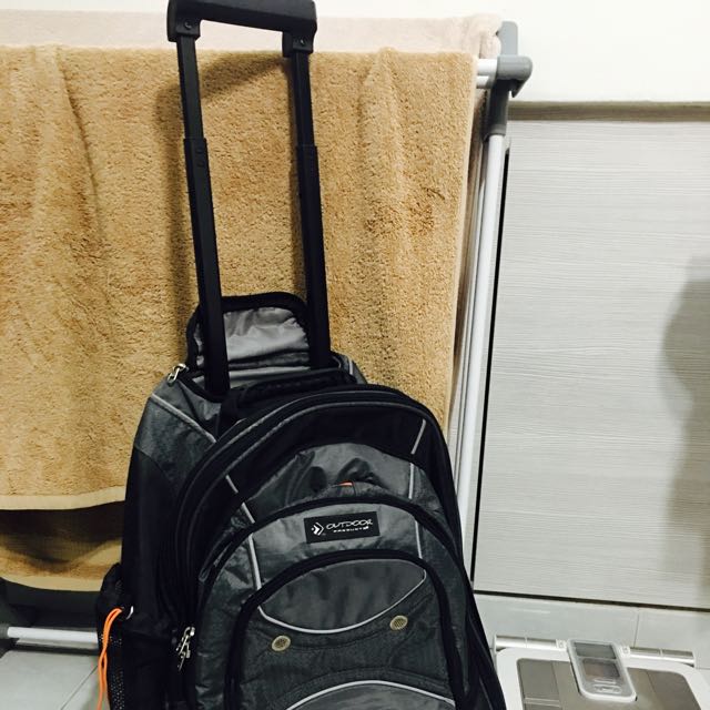 Sea tac sales rolling backpack