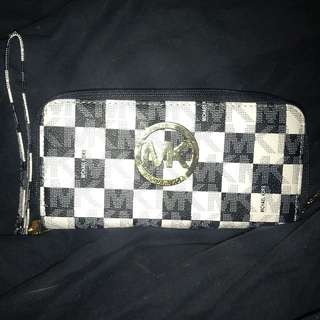 Non-Authentic Michael Kors Wallet