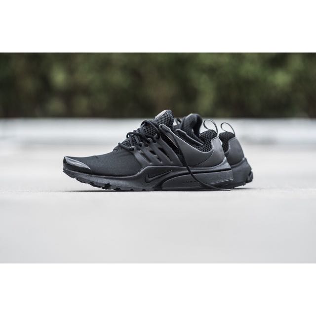 nike air presto triple black mens