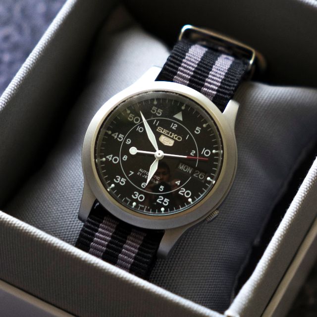 snk809 watch