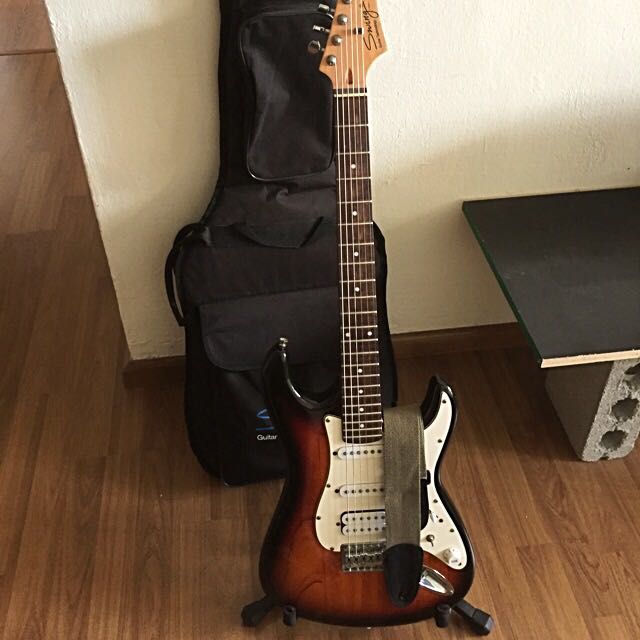 Swing Electric Guitar w bag With Belcat Amp Hobbies Toys Music 