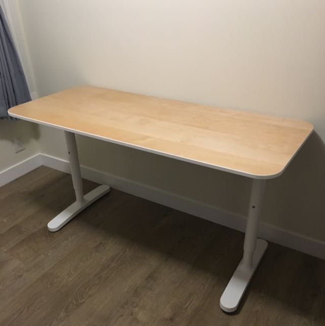 IKEA Bekant Desk 140 x 60 Near New Condition, 傢俬＆家居, 傢俬, 桌子 Carousell