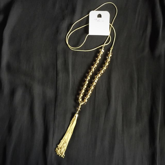 Diva Gold Coloured Glass Beads Necklace Women S Fashion Jewellery On Carousell