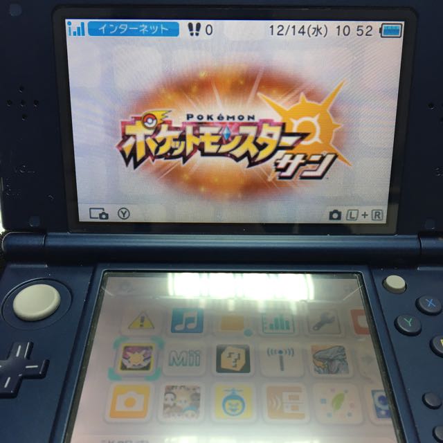 近全新new 3ds Ll 金屬藍 保護殼 原廠充電器 3款遊戲 電玩 電玩主機在旋轉拍賣