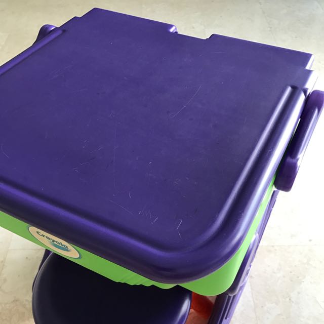 crayola art easel with stool