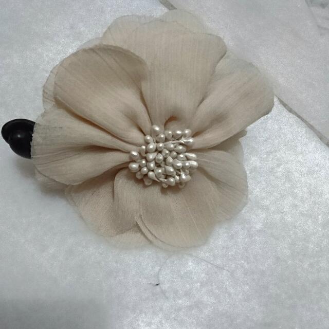 cream flower hair clip