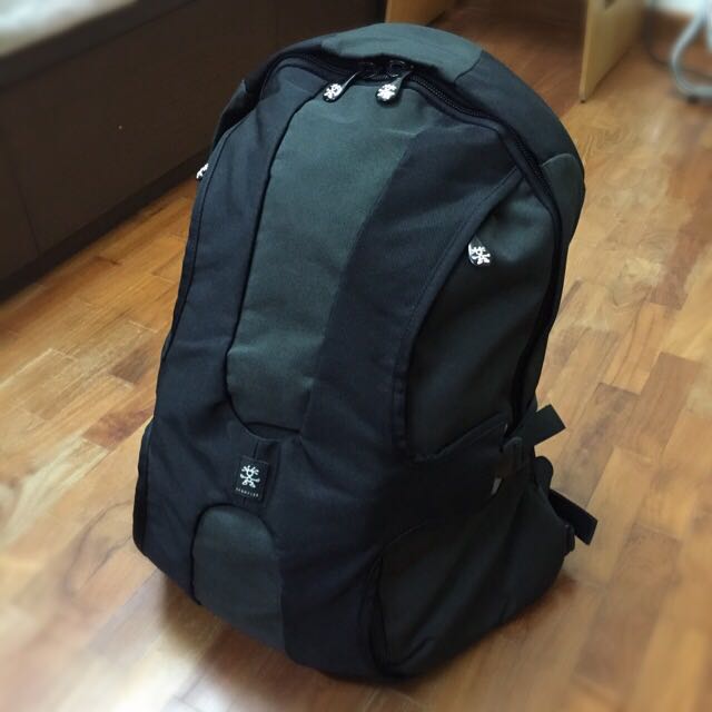 Crumpler beer back outlet