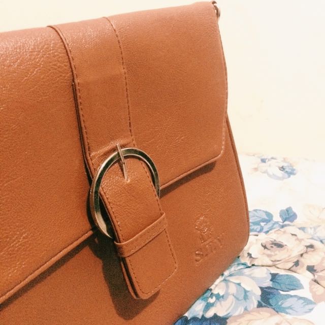 Tas Basic Brown (Kategori: Olshop Wanita) berada di Jakarta Timur. Dikirim oleh michellinarachman (ID iklan 80451479, Gambar 3). Deskripsi: .
