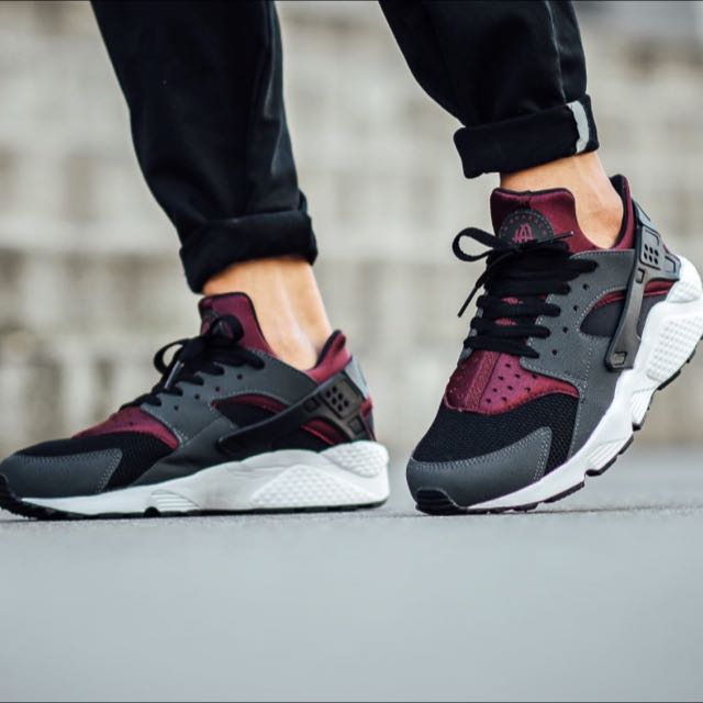 Maroon and hotsell white huaraches