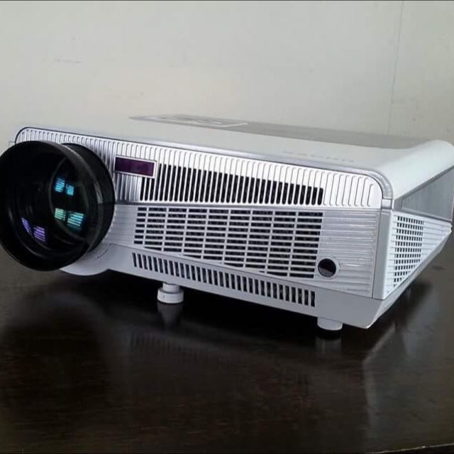 Bauhn digital HD Projector model 47263, TV & Home Appliances, TV