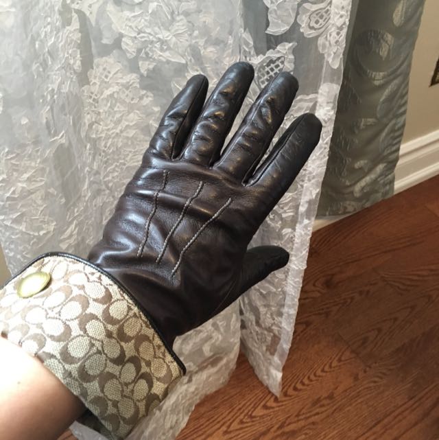 Coach Leather Gloves, Women's Fashion, Accessories on Carousell