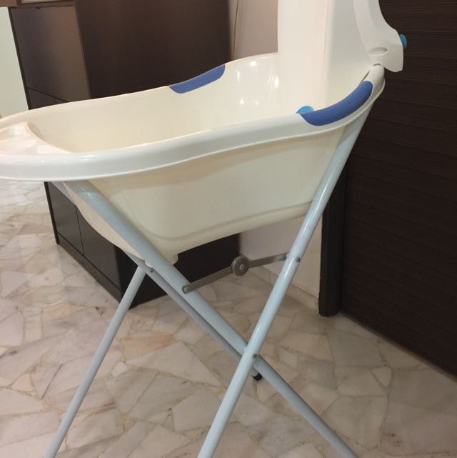 Puku Baby Bath Tub With Stand Large Babies Kids Babies Kids Fashion On Carousell