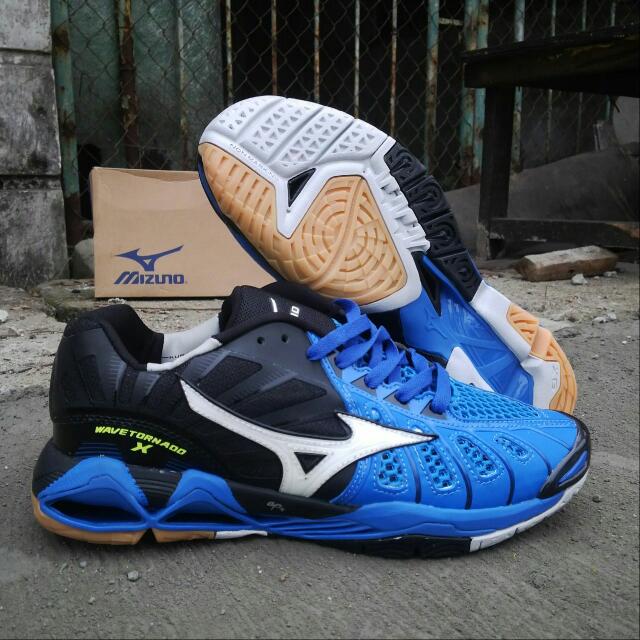 sepatu voli mizuno tornado