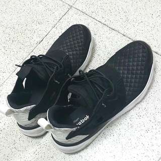 Women's Reebok FuryLite Sheer Casual Shoes(黑白)