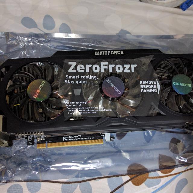 Reserved Gigabyte R9 270X 2Gb Windforce Cooler OC Version