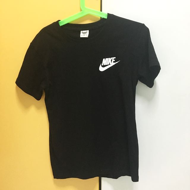 NIKE Basic TShirt (Category: Tshirts & Polo Shirts) located in Singapore. Submitted by brendonlwj (Listing ID 80840488, Image 1). Description: .