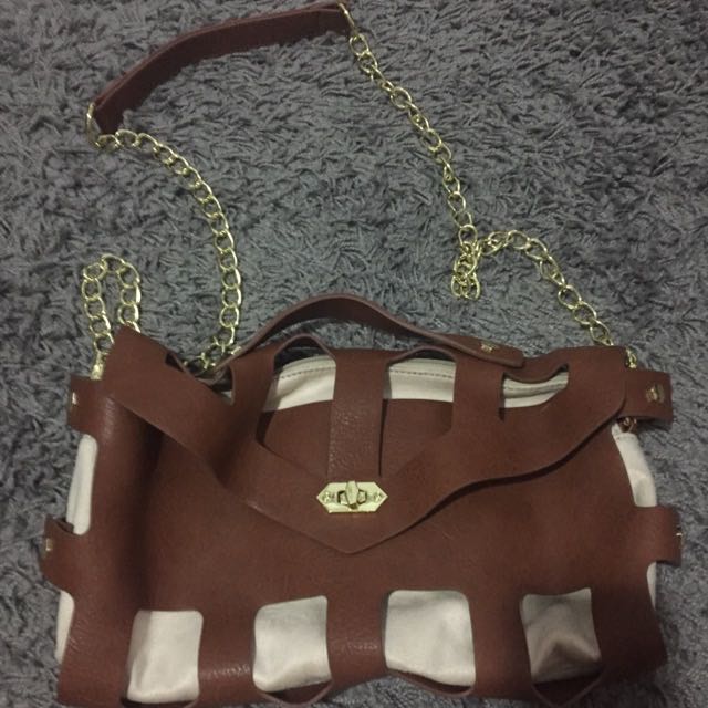 gold chain side bag