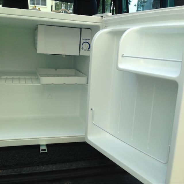 Mini Fridge With Lock, TV & Home Appliances, Kitchen Appliances