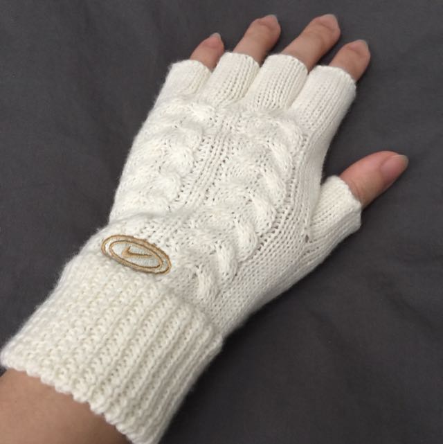 Nike wooly gloves sales