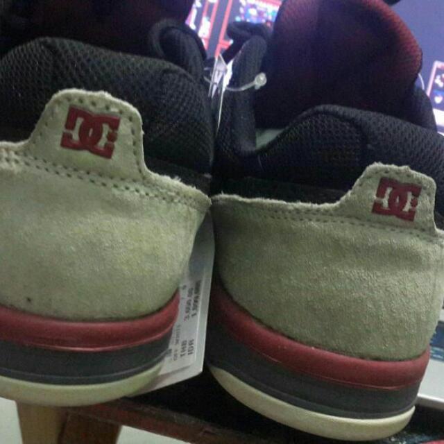 Dc Original Size 7 Turun Harga Karna Sudah Dipakai Sekali Aja Fesyen Pria Sepatu Di Carousell