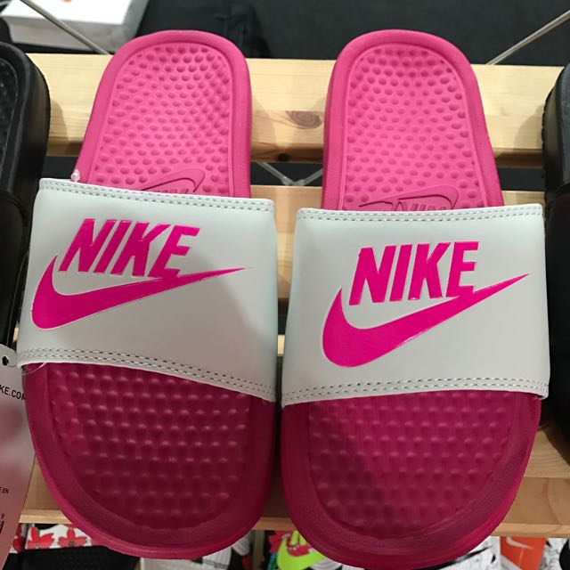 benassi slip on nike