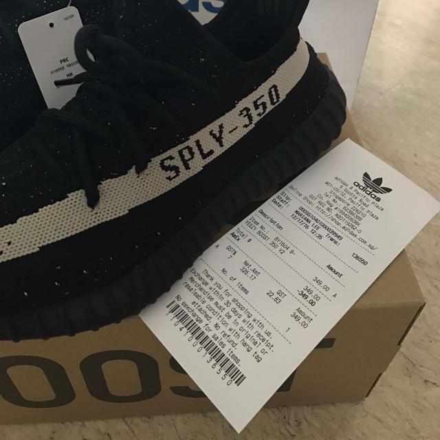 Yeezy Boost 350 V2 Core Black/White, Men's Fashion, Footwear, Sneakers on  Carousell