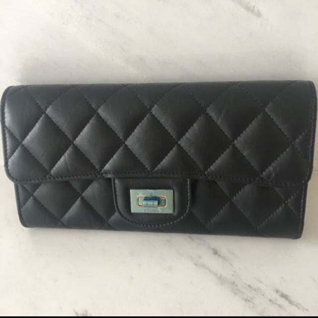 chanel reissue wallet