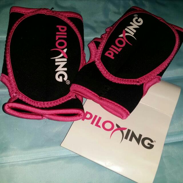 piloxing weighted gloves