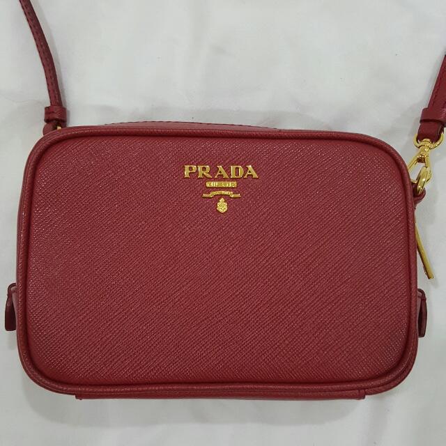 Prada Saffiano Leather Cosmetic Pouch, Women's Fashion, Bags & Wallets,  Purses & Pouches on Carousell