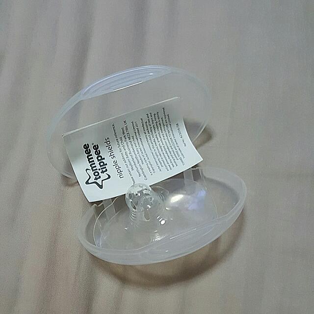 Tommee Tippee Closer To Nature nipple shields, Babies & Kids, Nursing