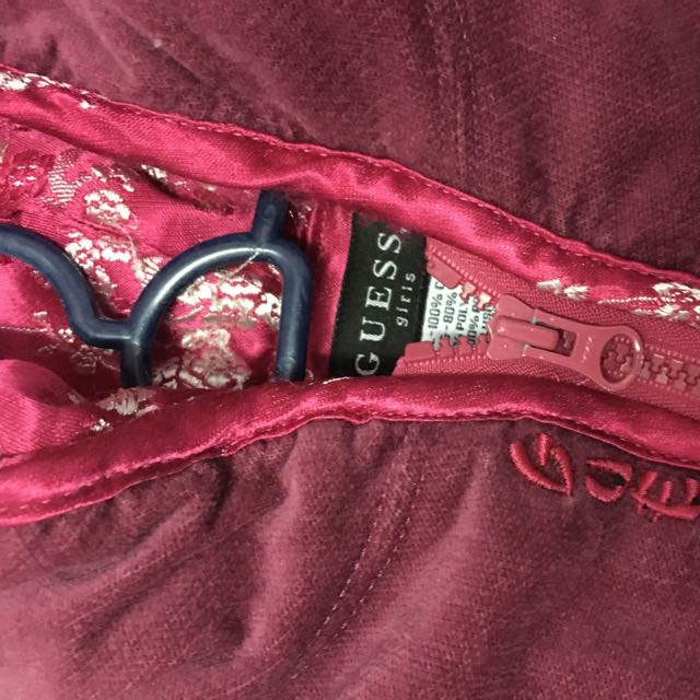 GUESS JACKET (Category: Babies & Kids Fashion) located in Bandar Hilir. Submitted by ainnacheman (Listing ID 81374792, Image 2). Description: .