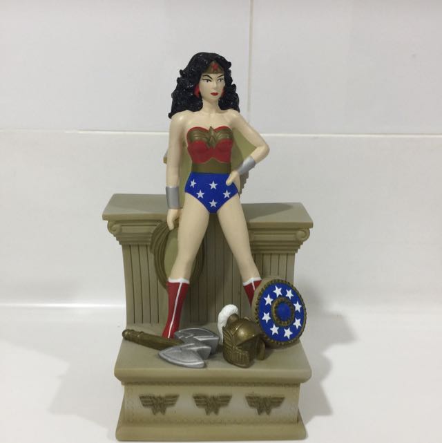 wonder woman piggy bank