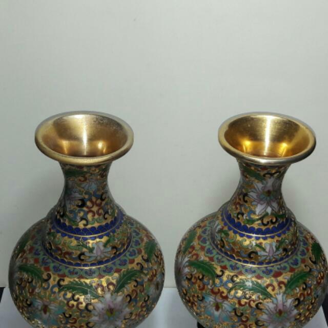 Pair of Chinese Cloisonne Vase (Gold Flower Design) 中国景泰蓝花瓶 
